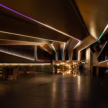 Radisson Blu Bengaluru Outer Ring Road Hotel Bagian luar foto