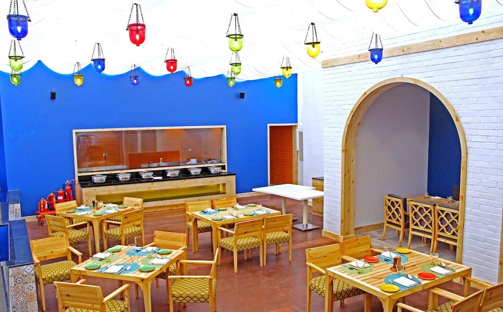 Radisson Blu Bengaluru Outer Ring Road Hotel Bagian luar foto