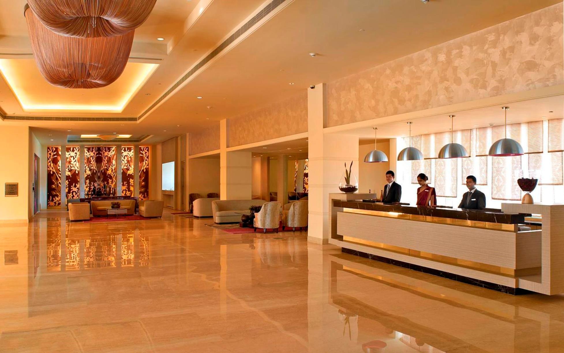 Radisson Blu Bengaluru Outer Ring Road Hotel Bagian luar foto