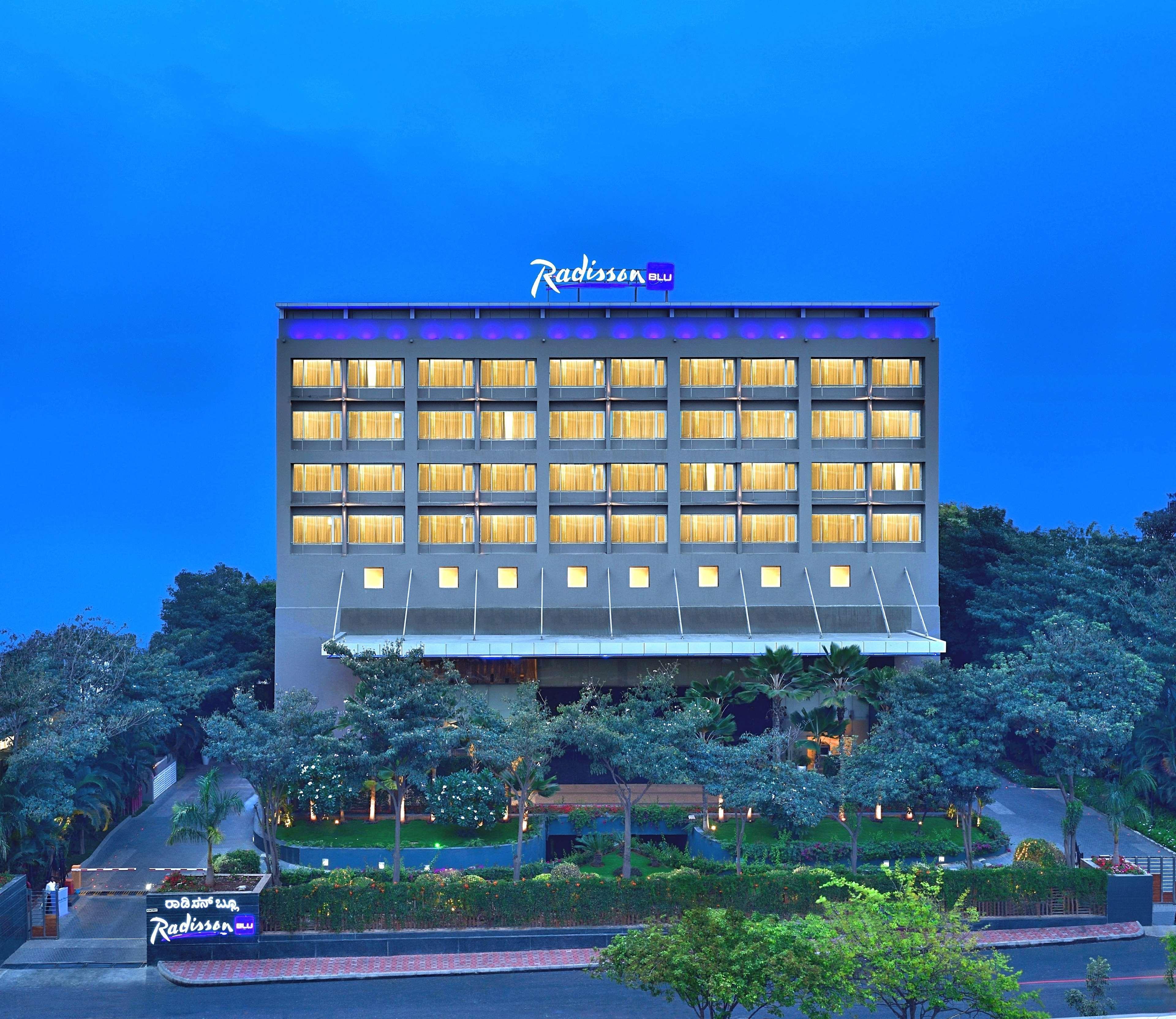 Radisson Blu Bengaluru Outer Ring Road Hotel Bagian luar foto