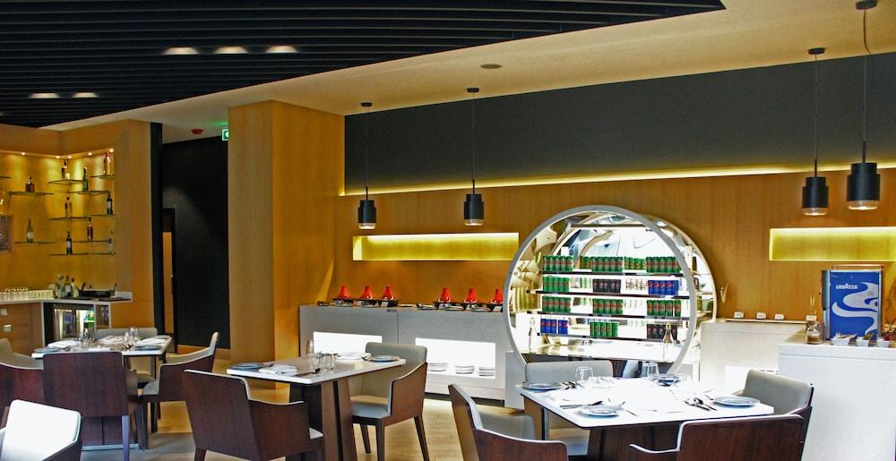 Radisson Blu Bengaluru Outer Ring Road Hotel Bagian luar foto