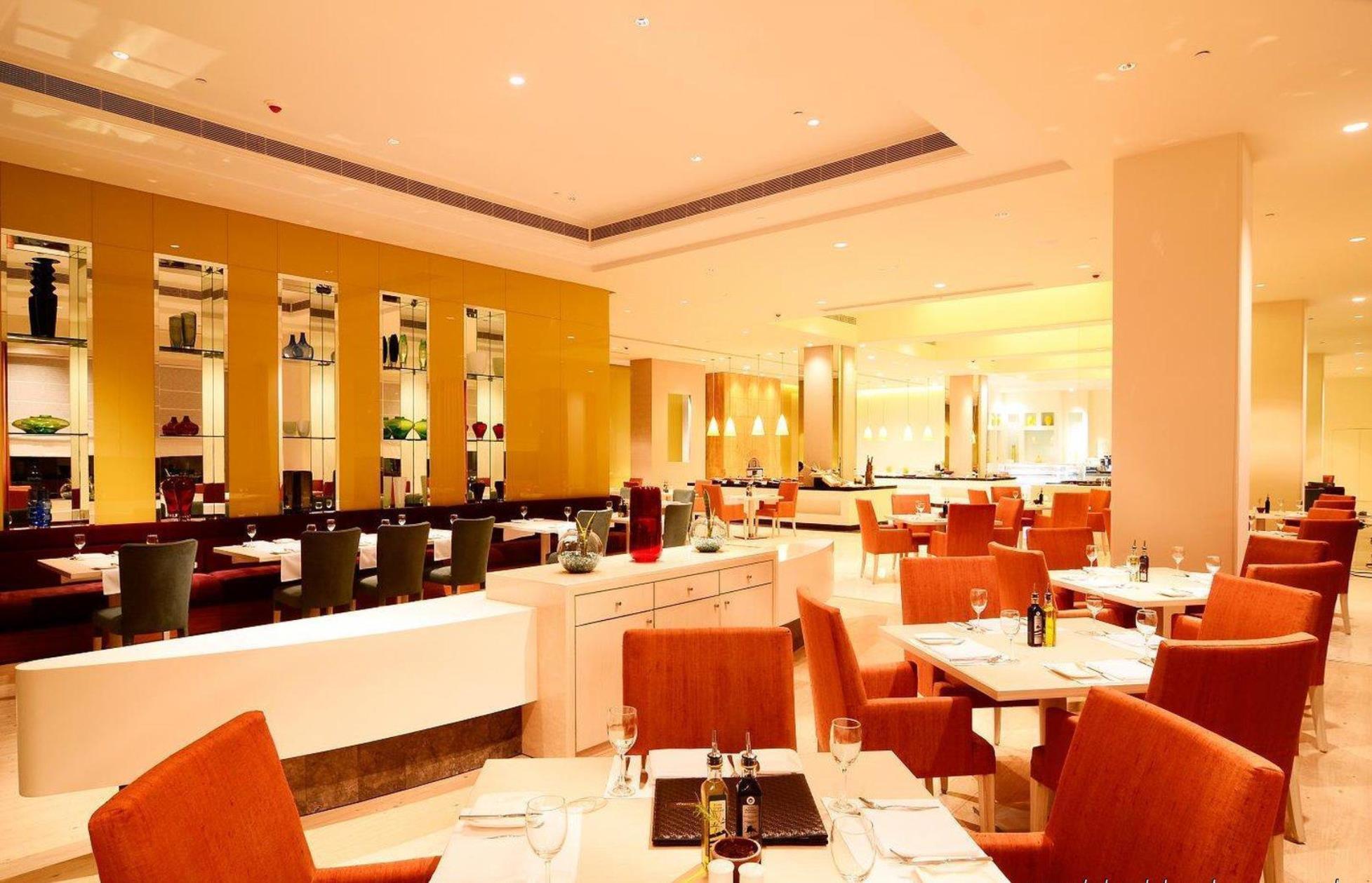 Radisson Blu Bengaluru Outer Ring Road Hotel Bagian luar foto