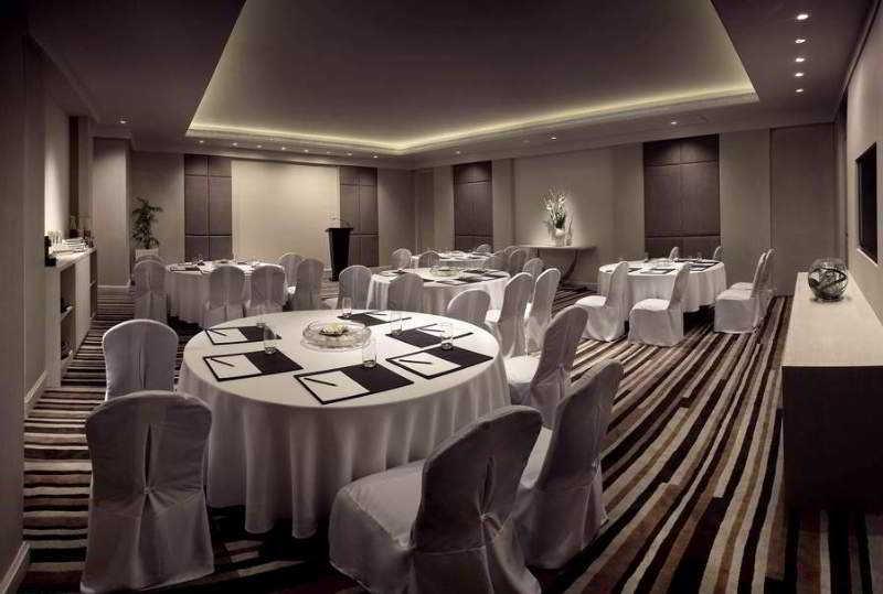 Radisson Blu Bengaluru Outer Ring Road Hotel Bagian luar foto