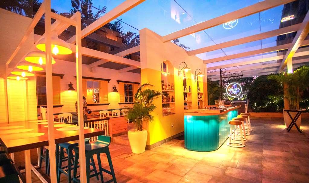 Radisson Blu Bengaluru Outer Ring Road Hotel Restoran foto