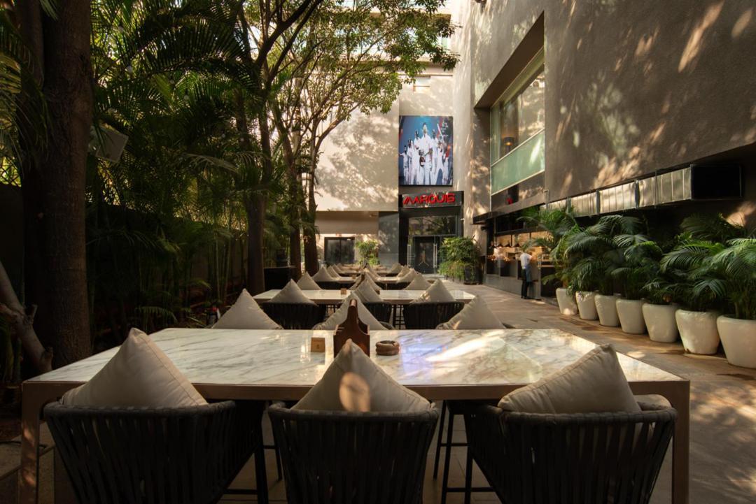 Radisson Blu Bengaluru Outer Ring Road Hotel Bagian luar foto