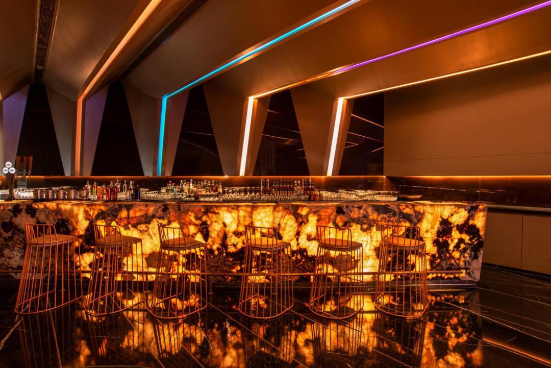 Radisson Blu Bengaluru Outer Ring Road Hotel Bagian luar foto