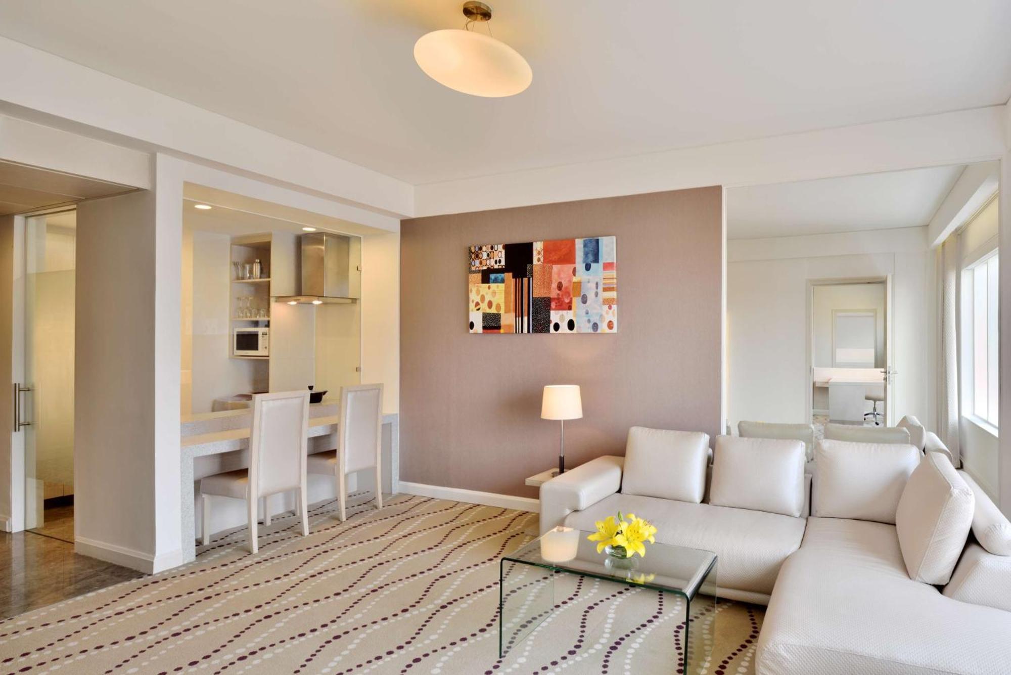 Radisson Blu Bengaluru Outer Ring Road Hotel Bagian luar foto