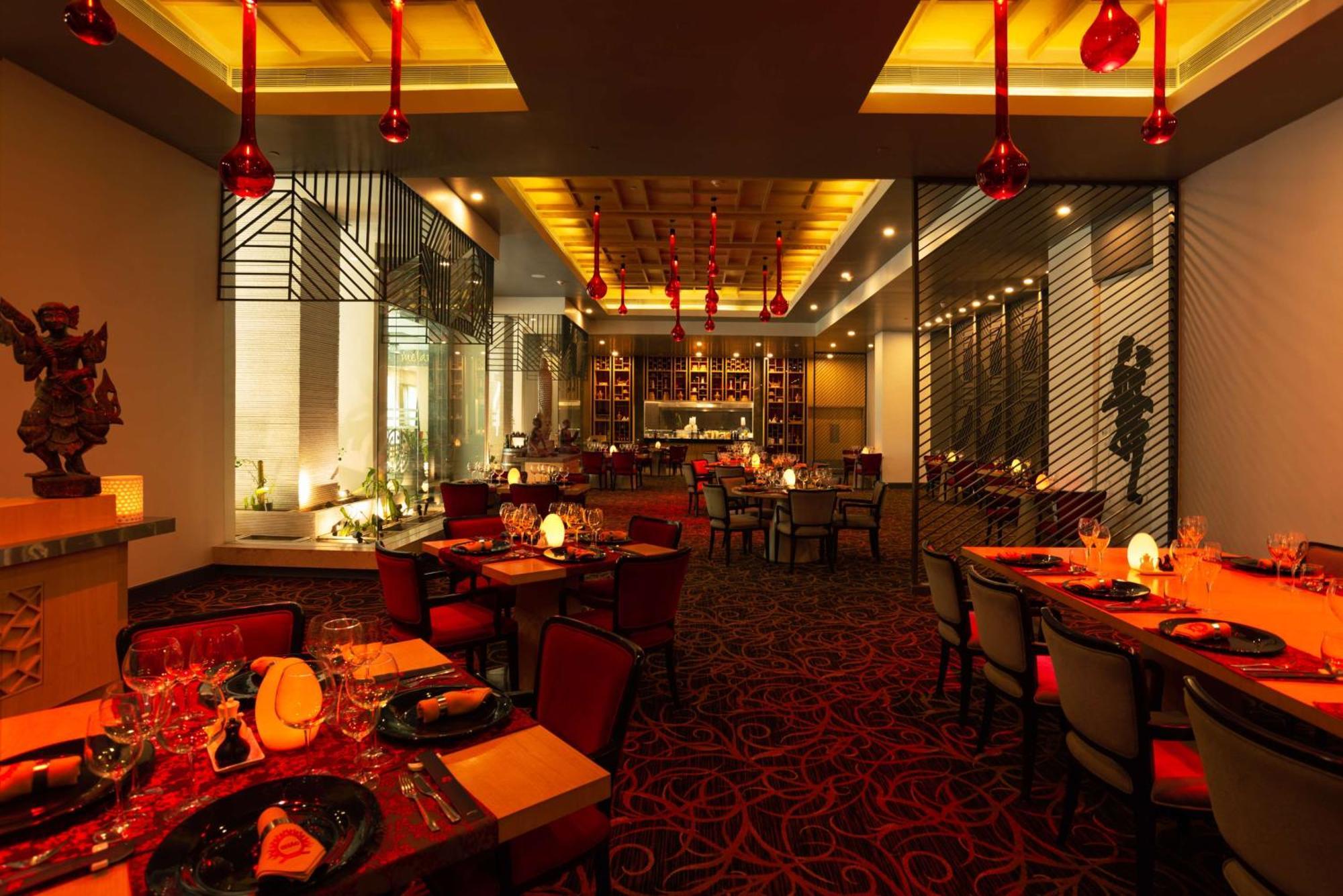 Radisson Blu Bengaluru Outer Ring Road Hotel Bagian luar foto