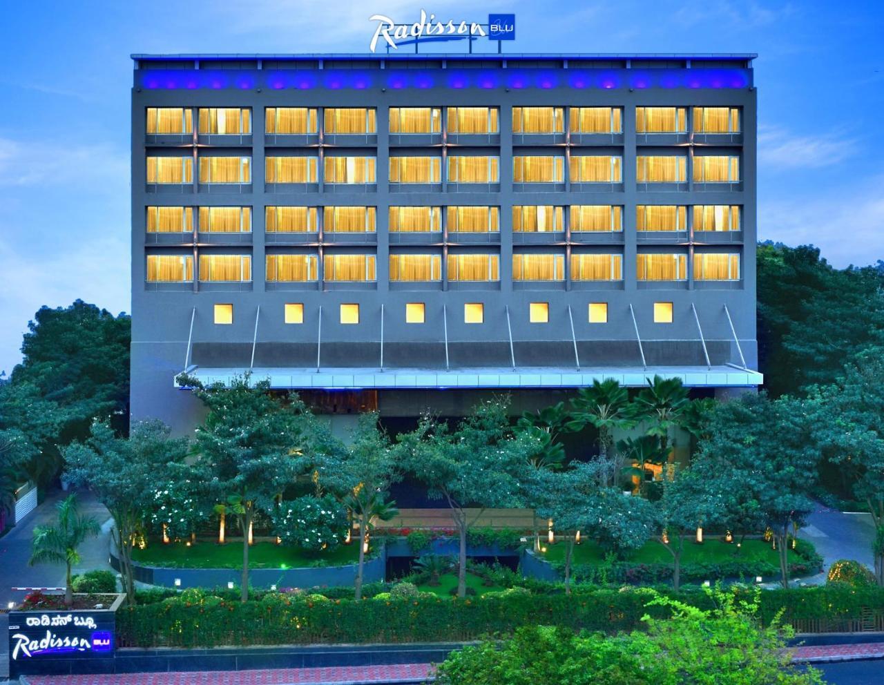 Radisson Blu Bengaluru Outer Ring Road Hotel Bagian luar foto