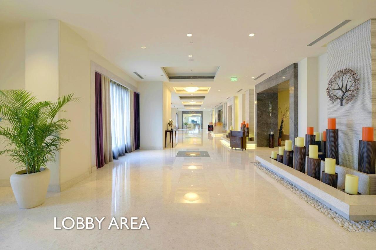 Radisson Blu Bengaluru Outer Ring Road Hotel Bagian luar foto