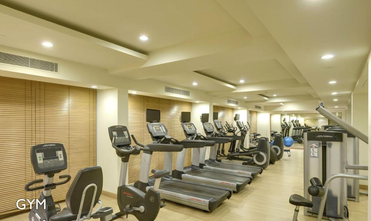 Radisson Blu Bengaluru Outer Ring Road Hotel Bagian luar foto